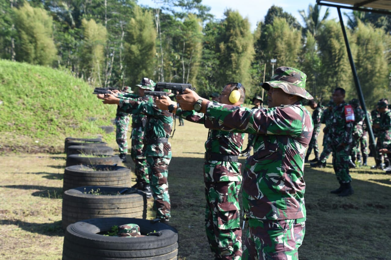 Asah Kemampuan Menembak, Korem 073/Makutarama Gelar Latbakjatri TW III Tahun 2022